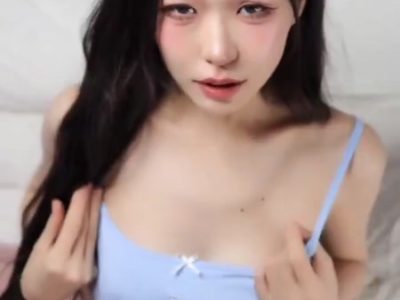 Em gái xinh dâm đãng nứng lồn tự sướng cực phê