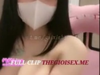 Mới cấp 3 thôi mà vú đít đã bự cỡ này rồi