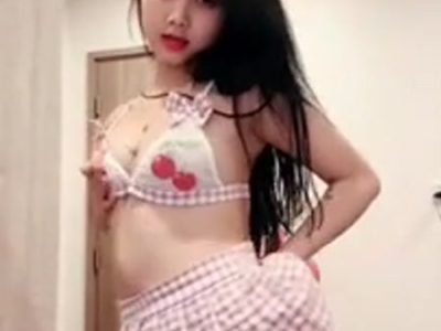 Cặp mông kia úp mặt vào thì phê hết nói