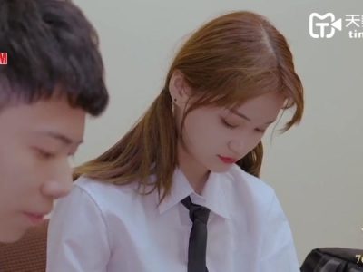 Địt em gái trung trắng nõn sướng tê lồn em cực phê