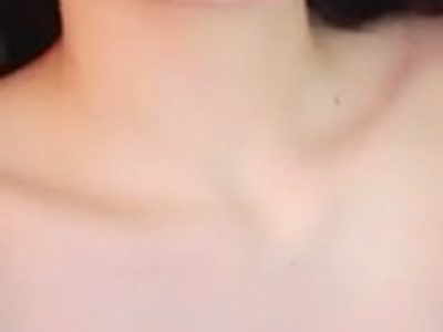 Gái xinh ngọt nước lồn dâm show con sò không lông