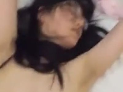 Nện tung lồn em học sinh lồn non mới lớn cực khít