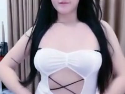 Em gái xinh trắng nõn ngon quá show hàng cực nét