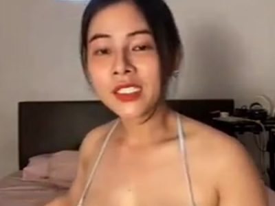 Em gái xinh lồn dâm ngọt nước thủ dâm bằng dưa leo cực phê