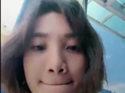 Ngồi trên taxi khoe vú banh lồn thủ dâm