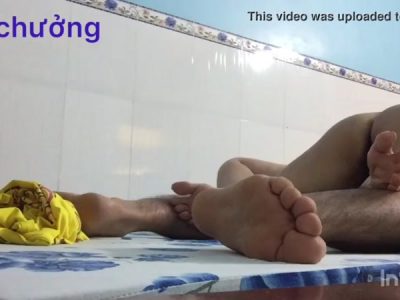 Trưa nóng làm nháy với bạn gái sướng tê lồn em