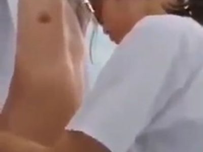 Lộ clip 2 em học sinh THPT Đào Duy Từ lén lút trong nhà vệ sinh dâm quá