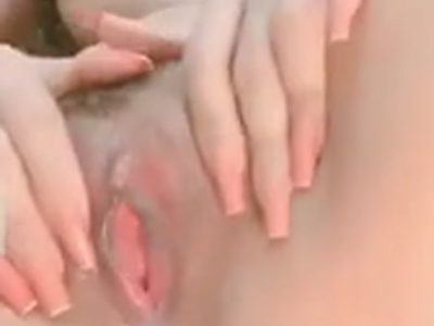Em gái xinh lồn dâm non mơn mởn móc cua thẩm du cực phê