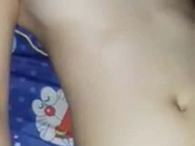 Show hàng em gái rau sạch lồn múp không lông cực phê