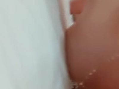 Cô em nứng bú mút cặc chịu không nổi