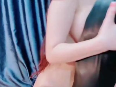 Em gái xinh ngoan yêu show hàng cực nét muốn địt quá