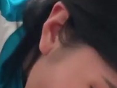 Em gái xinh dâm dục chăm sóc cậu nhỏ của anh cực nhiệt tình