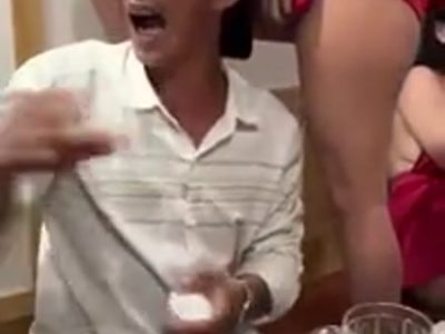 Dân chơi húp sò lông em nhân viên lồn dâm