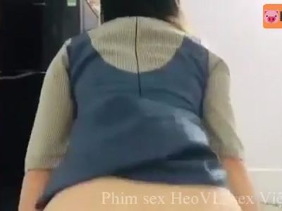 Con ghệ mông to lồn dâm cưỡi ngựa cực phê sướng rên