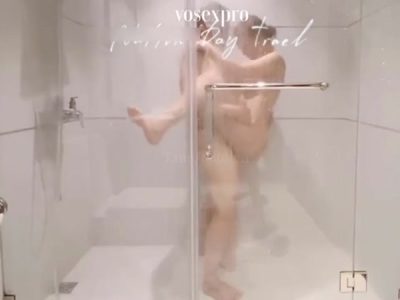 Chịch cô bạn gái xinh trong phòng tắm dâm quá trời