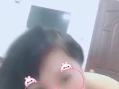 Em đĩ chăm sóc như người tình cực tỉ mỉ
