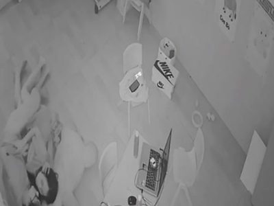 Lộ clip làm tình cùng bạn gái tại phòng khách