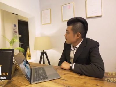 Em gái xinh trắng nõn lồn dâm bú cu anh cực phê