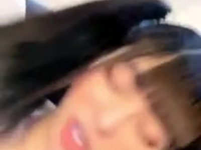 Em gái cute vừa live vừa móc lồn cực phê